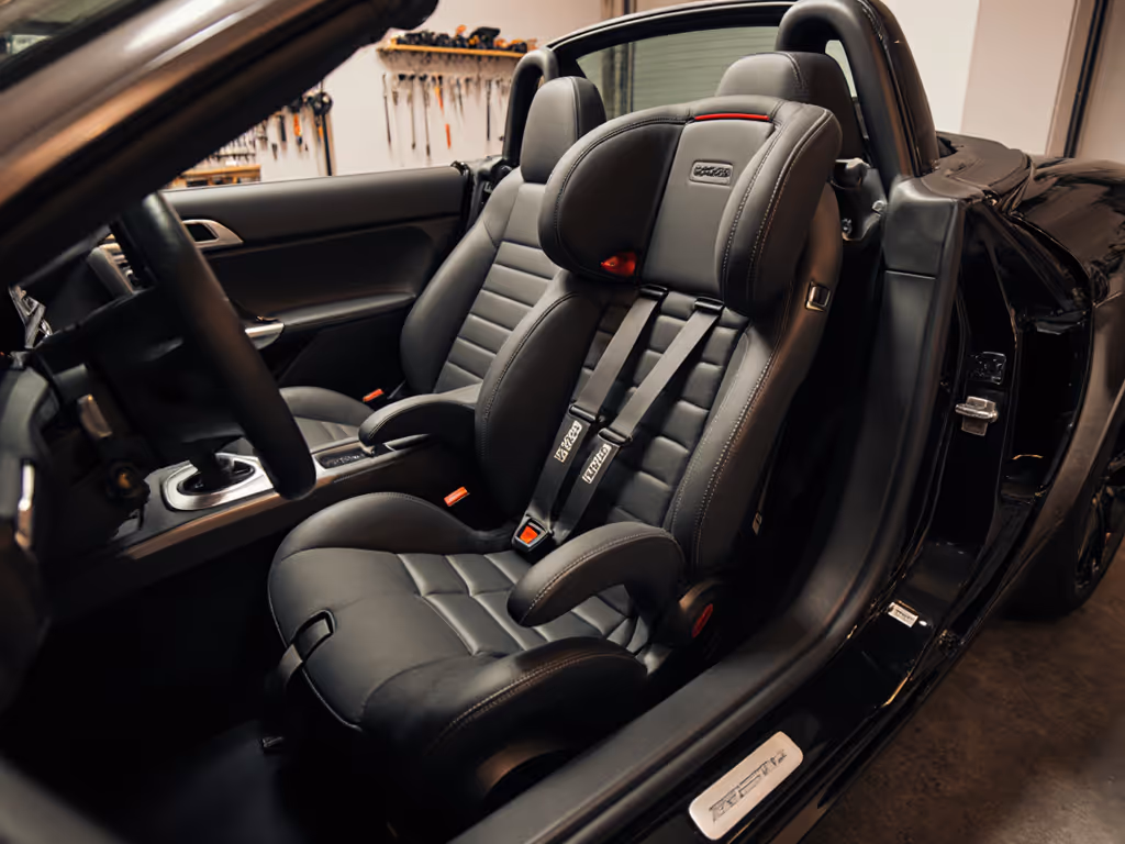 2-Seater Car Seat Installation: Roadster Proven Guide